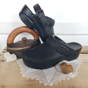 Dansko Ingrid Pro Clogs Black Oiled Open Back Slide Swiveling Strap Buckle 8.5-9